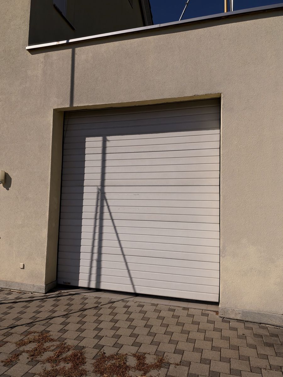 Altro Materiale elettrico: Rolltor elektrisch – Usato da Oberbuchsiten venduto da DoppioEspresso