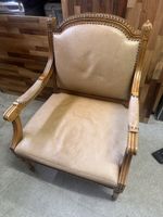 Armlehnstuhl Holz mit Lederbezug hell gebraucht
