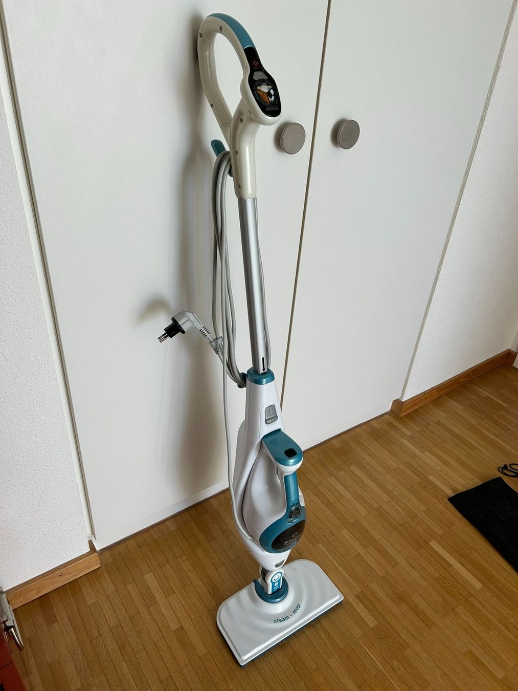 Nettoyeurs à vapeur: Top Black&Decker Steamer mit diversem Zubehör – D'occasion à Zürich par Contabolo 2