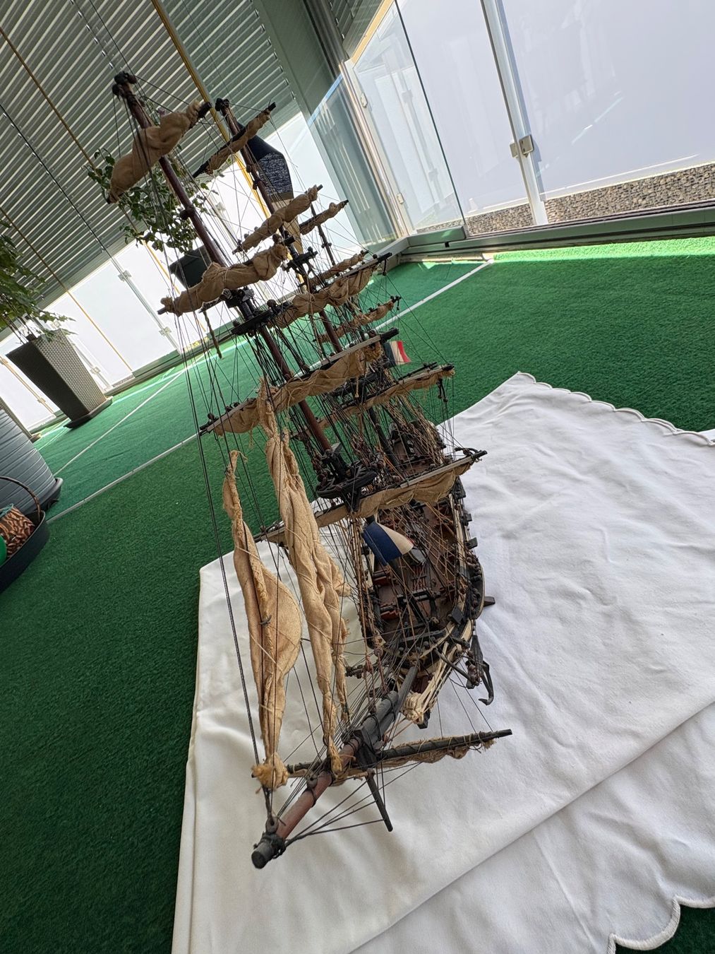 Modellbausätze & Standmodelle: Segelschiff Mahagoni – Gebraucht aus Schübelbach von S1CH 3