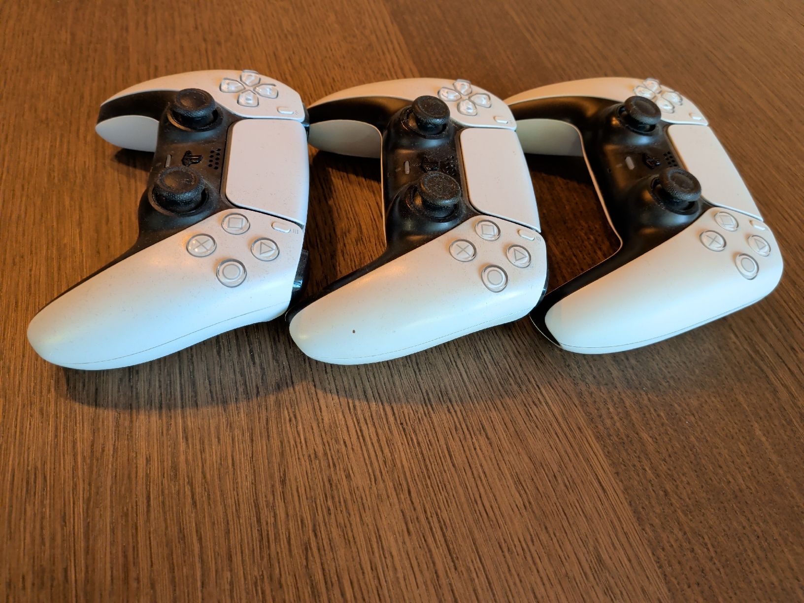 Sony Manettes: 3 Dualshock-Controller (PS5) – D'occasion à Oberstammheim par Jartman 1