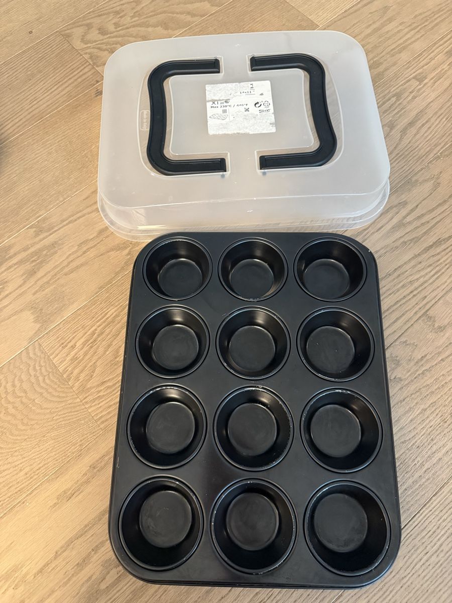 Ikea Moules à gâteaux: IKEA Muffin Backform mit Deckel – D'occasion à Dietlikon par lot_rel