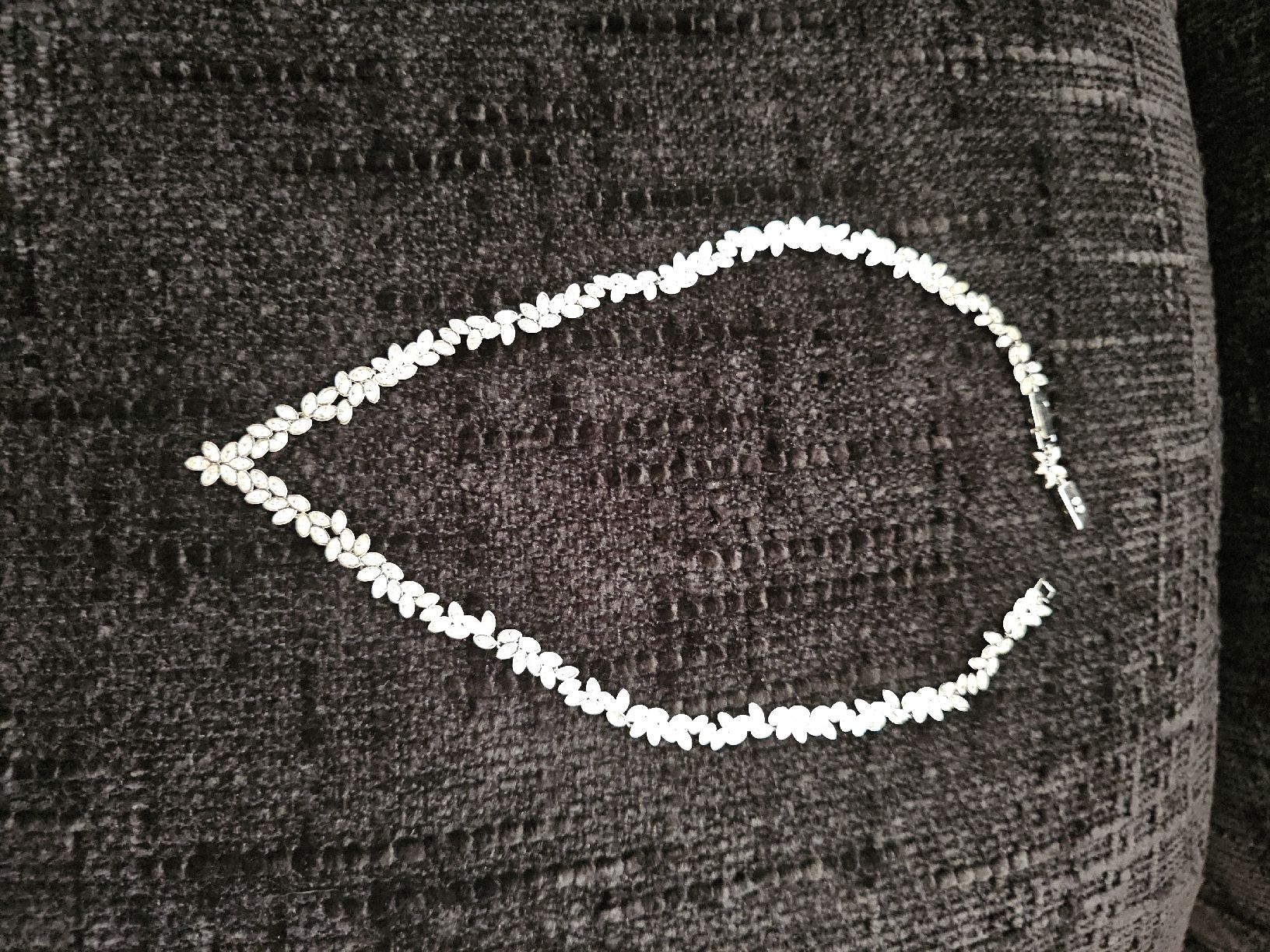 Swarovski Ketten: Swarovski Kette Silber/chrystal – Gebraucht aus St. Gallen von ejw_w9pv