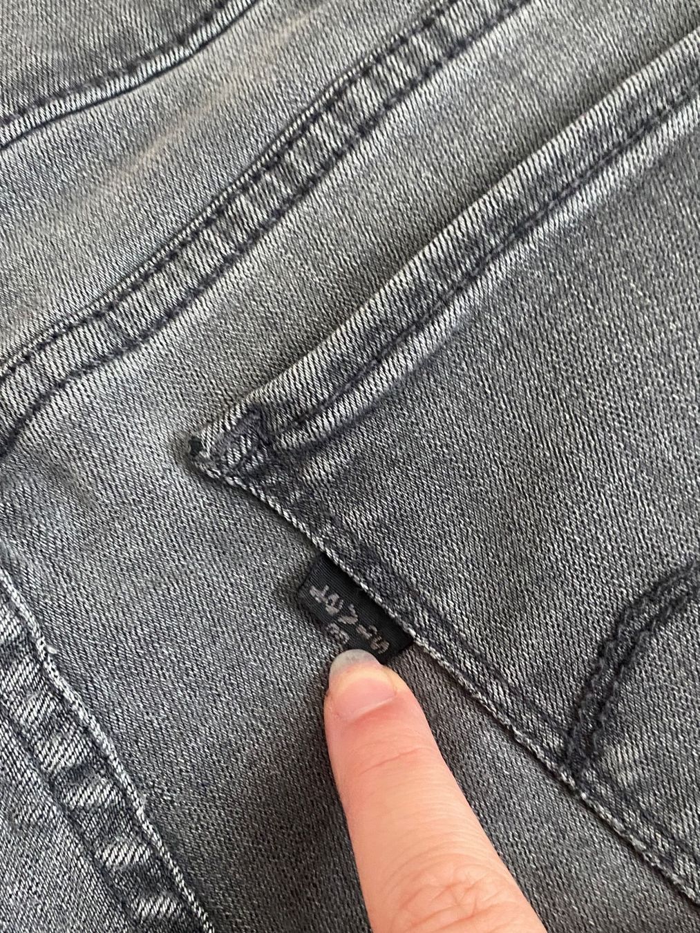 Levi's Jeans: Lewis Jeans – Usato da Riedholz venduto da emm_22qn 3