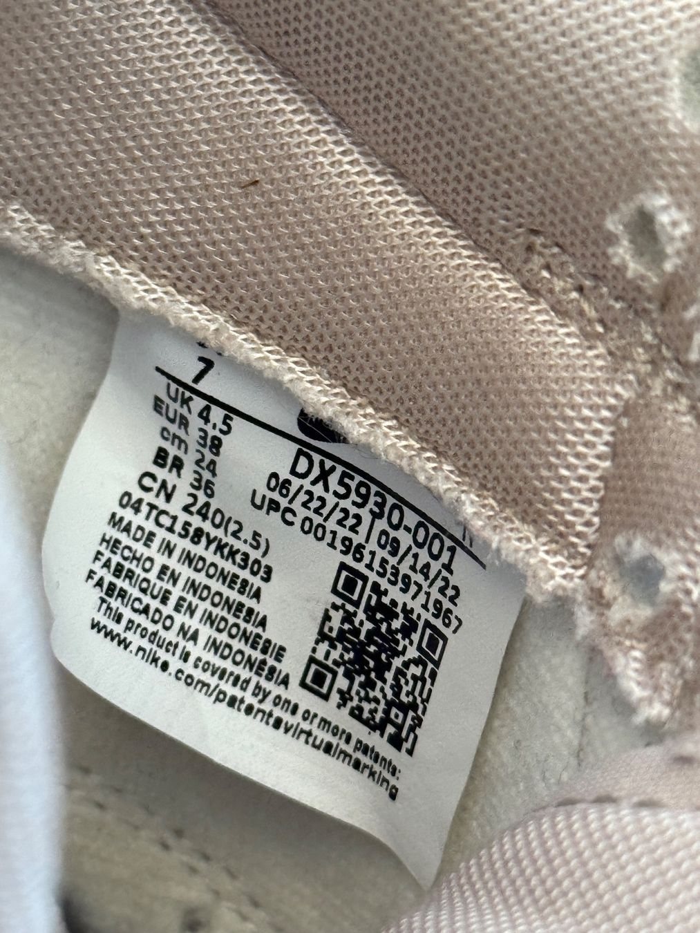 Nike Scarpe da donna: Nike Dunk low beige/weiss/gold Grösse 38 – Usato da Zuchwil venduto da jabie 2