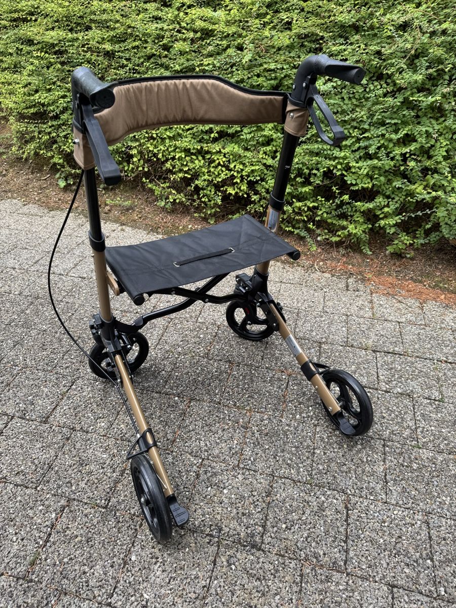 Gehhilfen: Rollator Juskys Vital beige – Gebraucht aus Männedorf von deal4deal 5