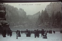 Patinage sur le Doubs au lac des Brenets