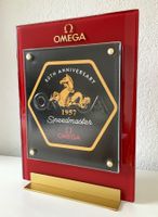 😍 Incroyable présentoir Omega Speedmaster 50th anniversary