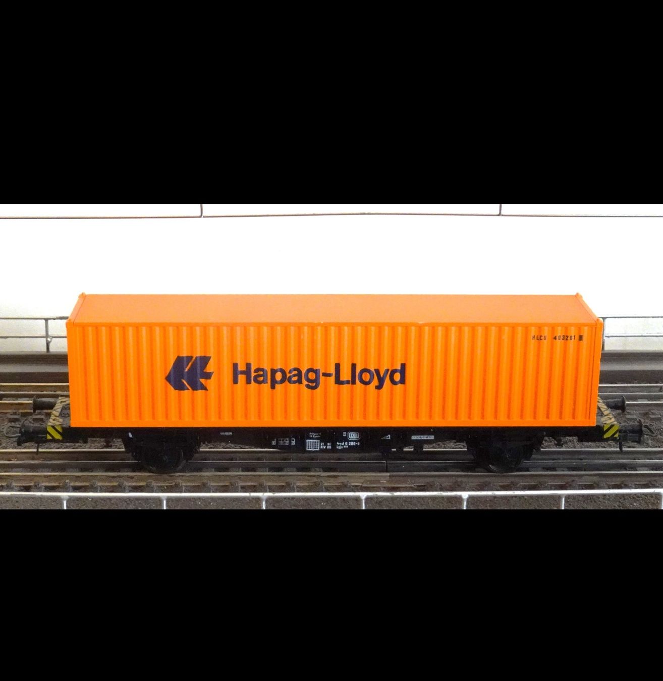 Roco Modellini di ferrovie: Fleischmann 5242, Containerwagen 'Hapag-Lloyd' der DB – Usato da Grossaffoltern venduto da berner85 1