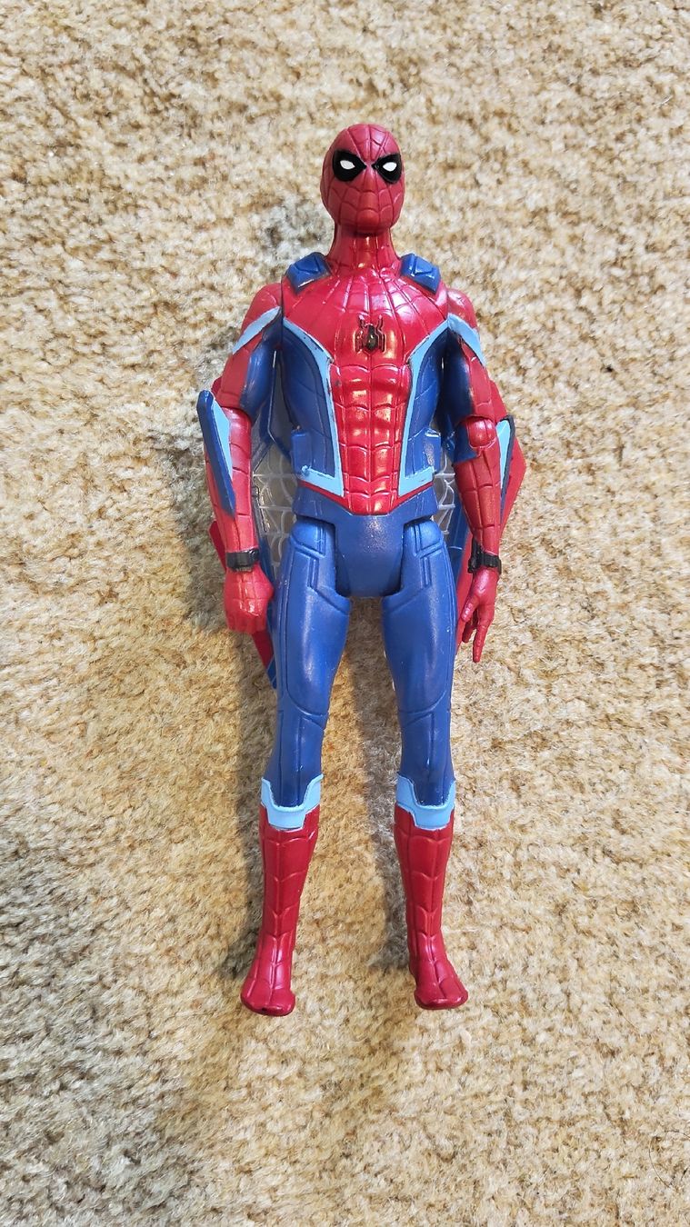 Marvel Statuette: Spider-Man Action Figure with Wings!  – Difettoso da Glattbrugg venduto da har_jgc7