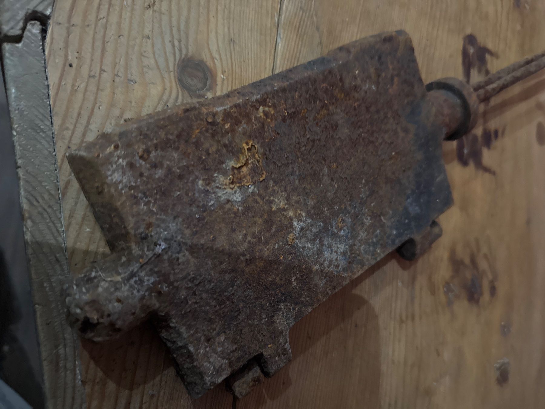 Teglie da forno: Gaufrier ancien en fonte – Usato da Lajoux JU venduto da Briard0 5
