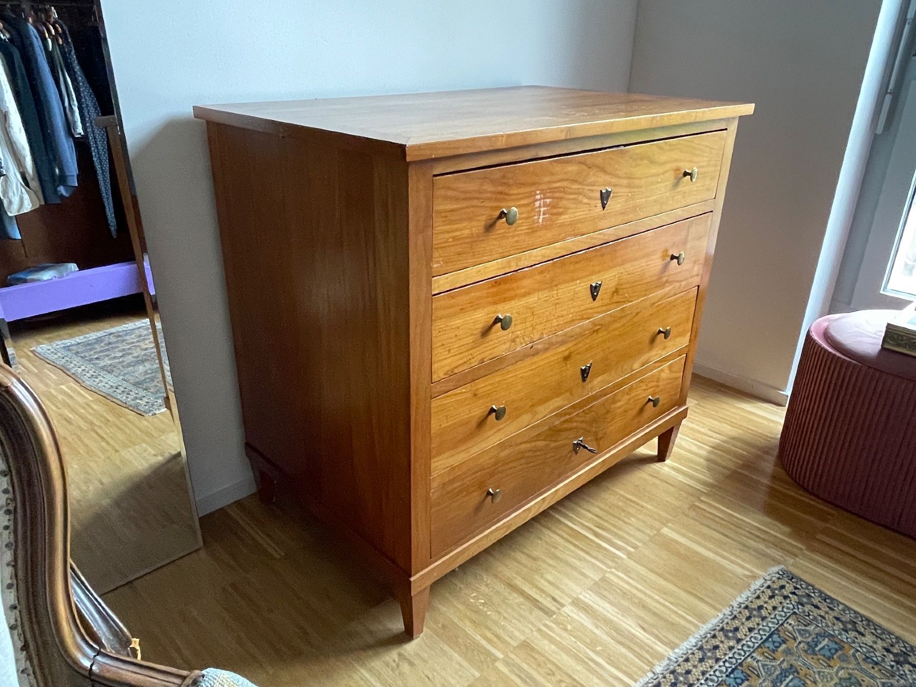 Cassettiere: Gratis Antike Kommode - Massives Holz - 4 Schubladen – Usato da Luzern venduto da woti-shop 1