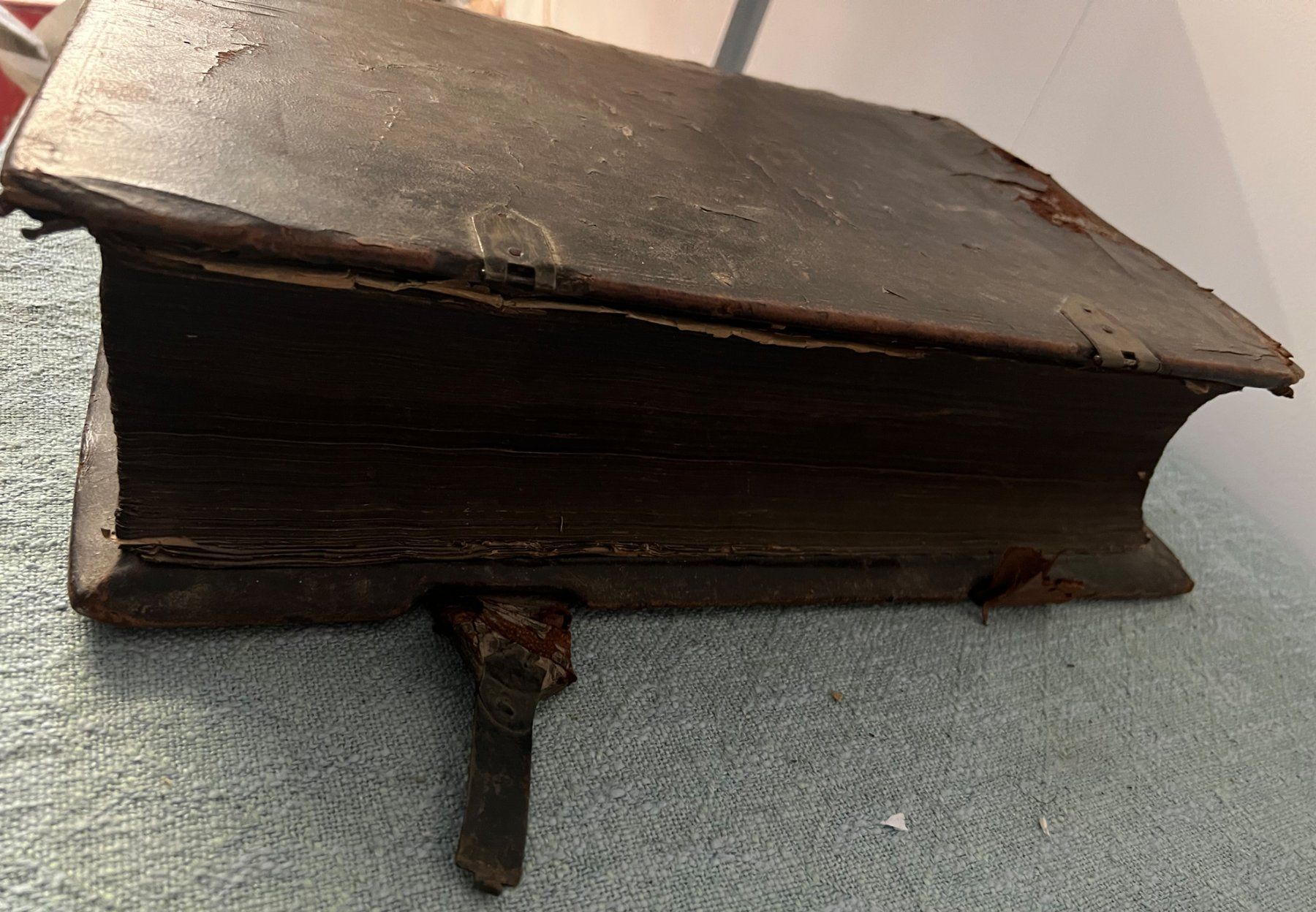 Libri: Berner Bibel 1728 antik gut erhalten – Usato da Roggliswil venduto da wipix 1