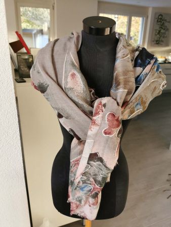 Schal in schönen Herbstfarben NEU