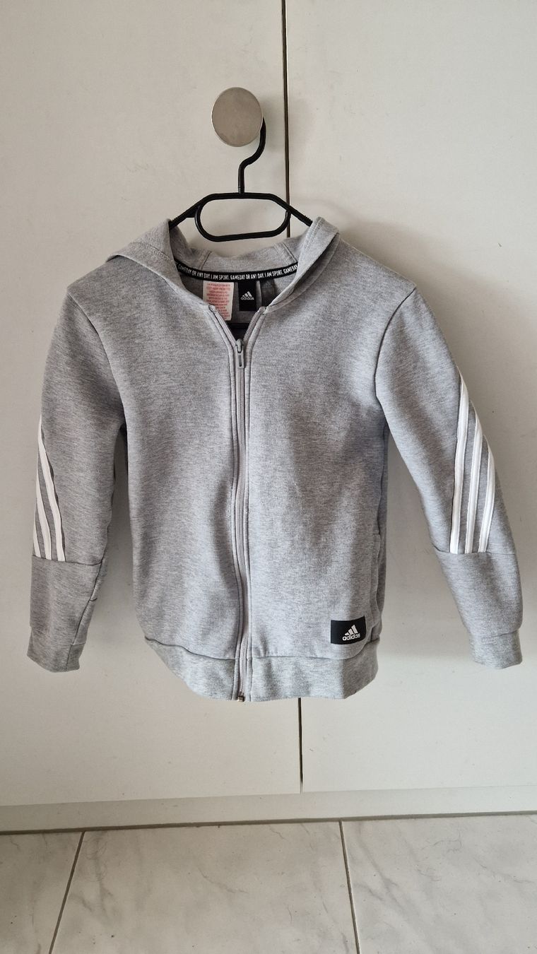 Adidas Giacche: Adidas Hoodie, grau, Gr.152 – Usato da Würenlos venduto da dan.ch