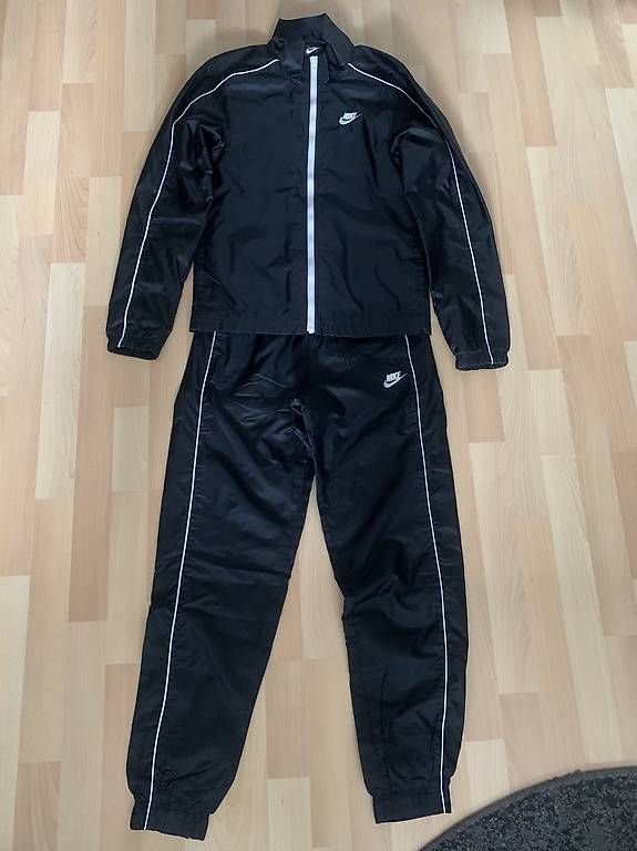 Nike Pantaloni: Trening Nike – Usato da Lausanne venduto da eri_wtq8 1
