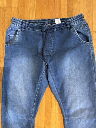 Jeans (W34 / L34) - Tapered Fit