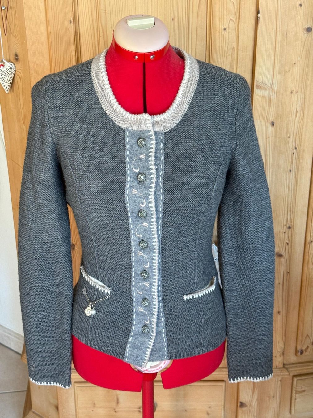 Jacken: Strick-Trachtenjacke – Gebraucht aus Winkel von Hawid8