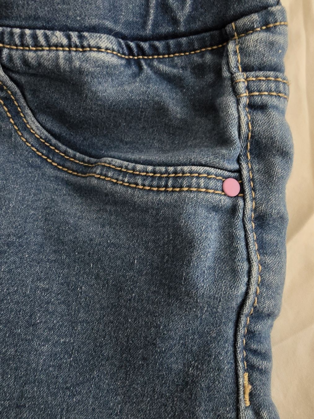 Hosen: Catimini Jeans size 10 - Stylish and Comfy for Spring! – Gebraucht aus bern von gsh_2w9d 4