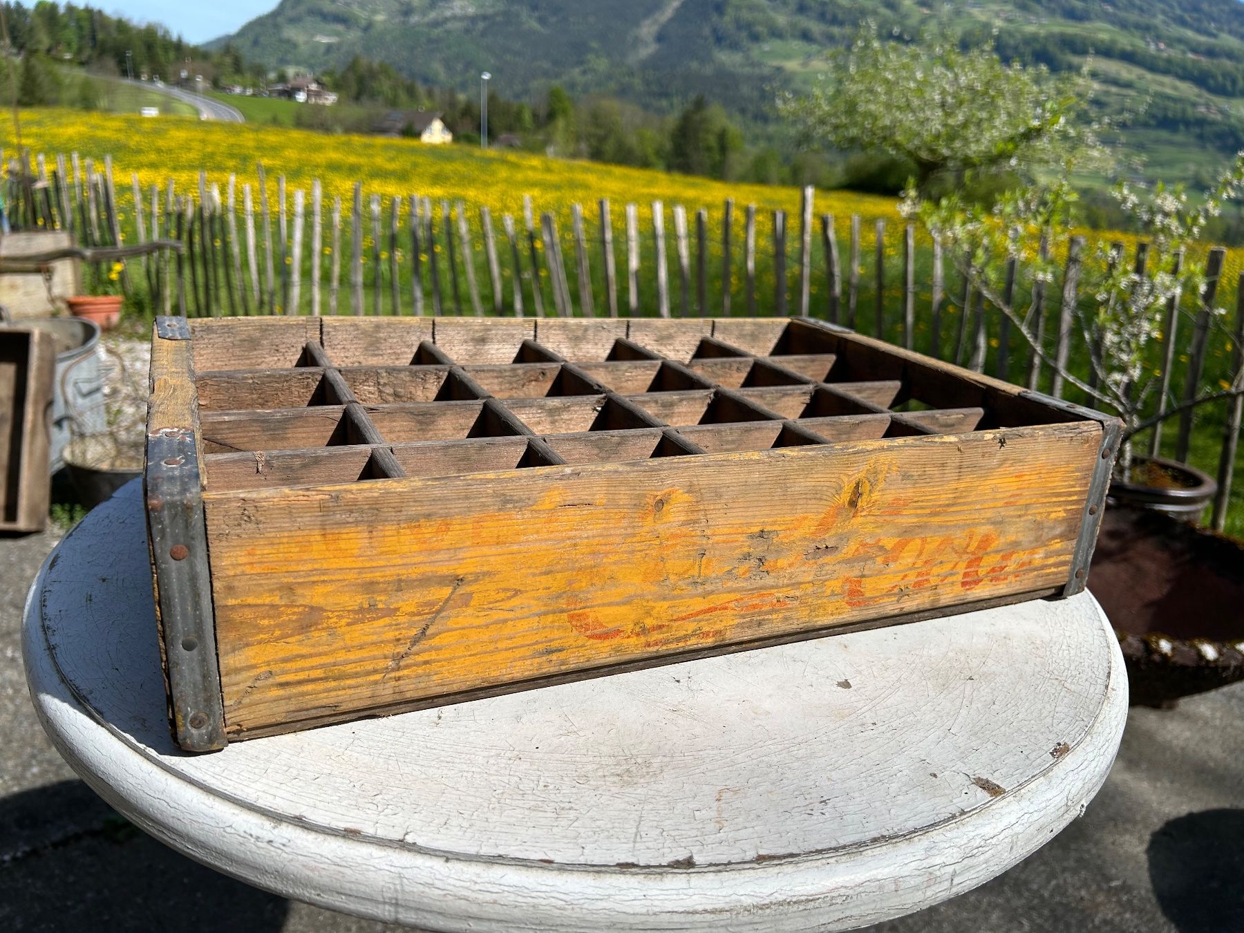 Casse di trasporto: Coca Cola Holzharrasse Vintage 1961 – Usato da Goldau venduto da Taburettli_Brocante