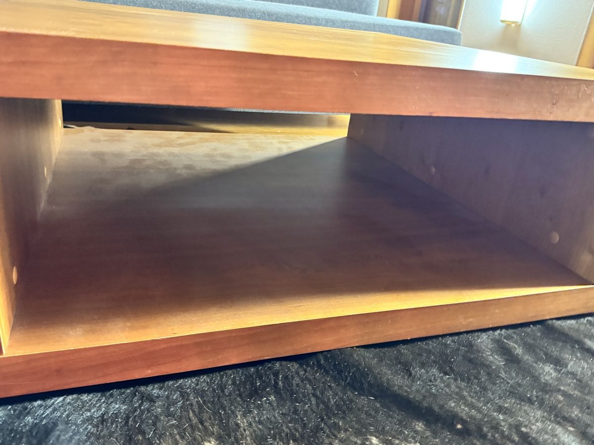 Tische: Schwerer Couchtisch quadratisch  Holz modern – Gebraucht aus Schmitten FR von mantom 5