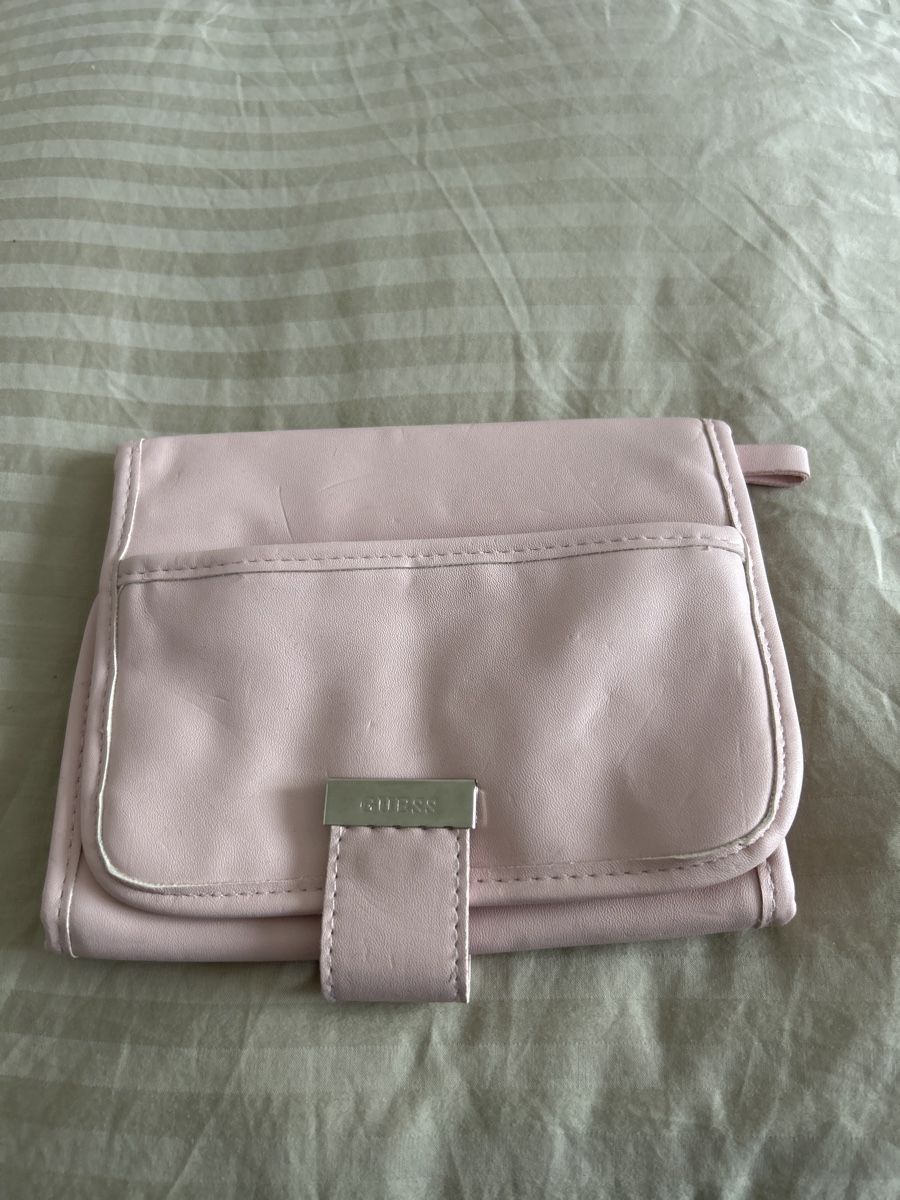 Guess Custodie per cosmetici: Guess Kosmetiktasche – Usato da Egnach venduto da mameh