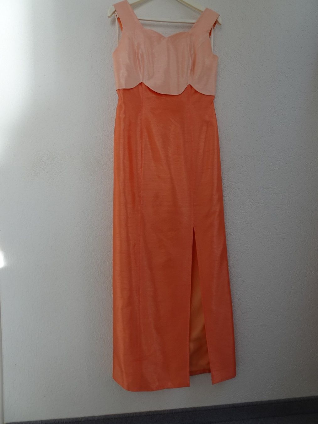 Vestiti: Lachsfarbenes Abendkleid – Usato da Walchwil venduto da pri_6qsl 6