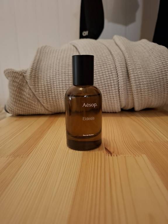 Aesop Parfums & Eau de Toilette: Aesop Eidesis – D'occasion à Port par Sinusgenerator