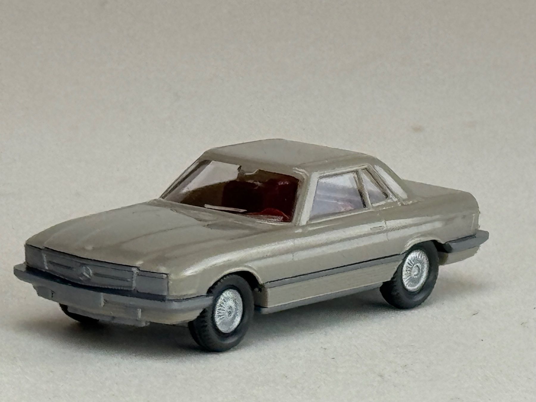 Wiking Modellautos: Mercedes 250 Coupe graubeige – Gebraucht aus Elm von Wikmtz