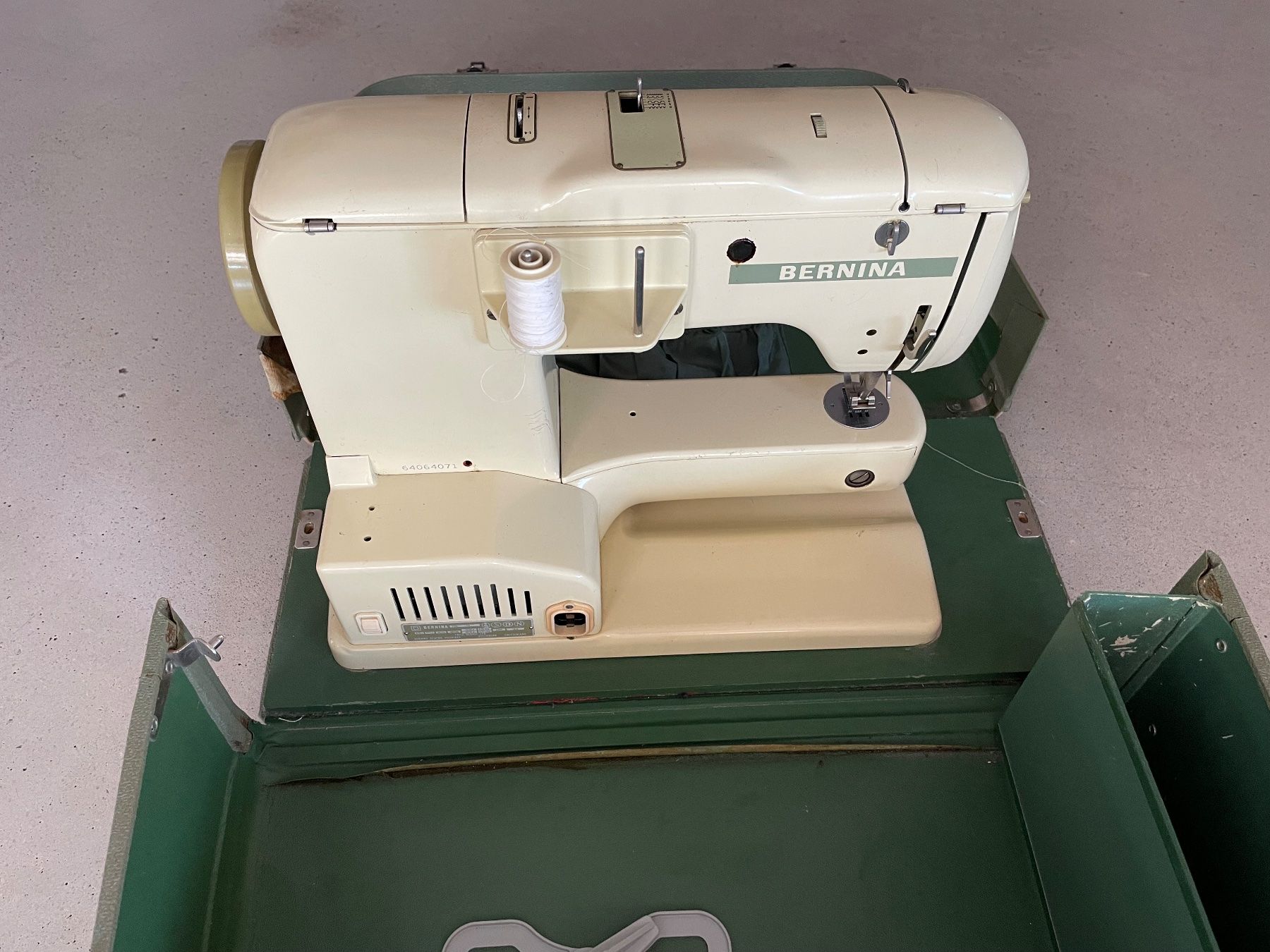 Bernina Machines à coudre: Nähmaschine Bernina record 731 – Défectueux à Jonen par Canadas 3