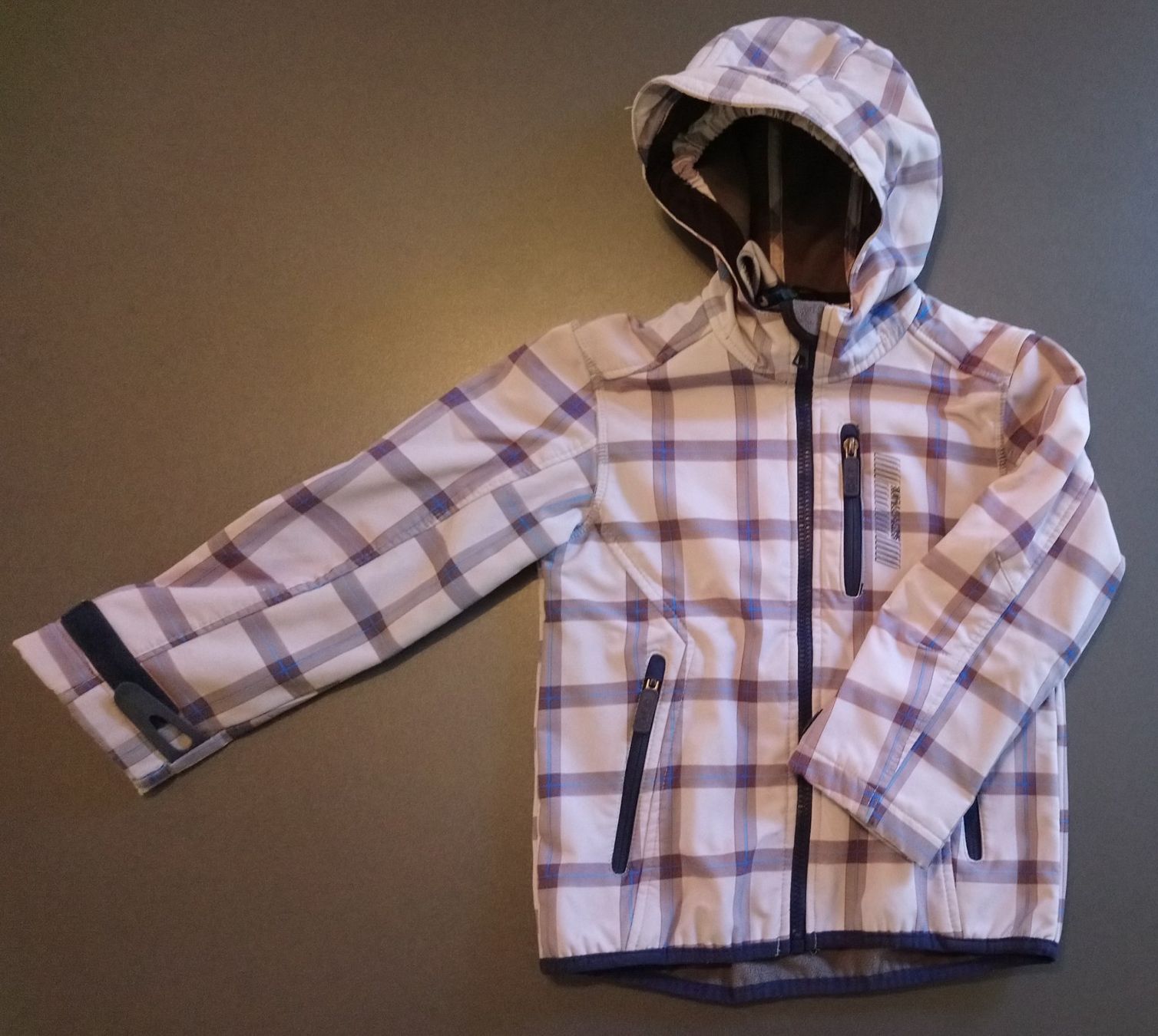 Jacken & Mäntel: Gut erhaltene Softshell-Jacke, Grösse 116 – Gebraucht aus Buochs von coffee75