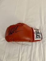 Everlast Boxhandschuh, original signiert von Mike Tyson