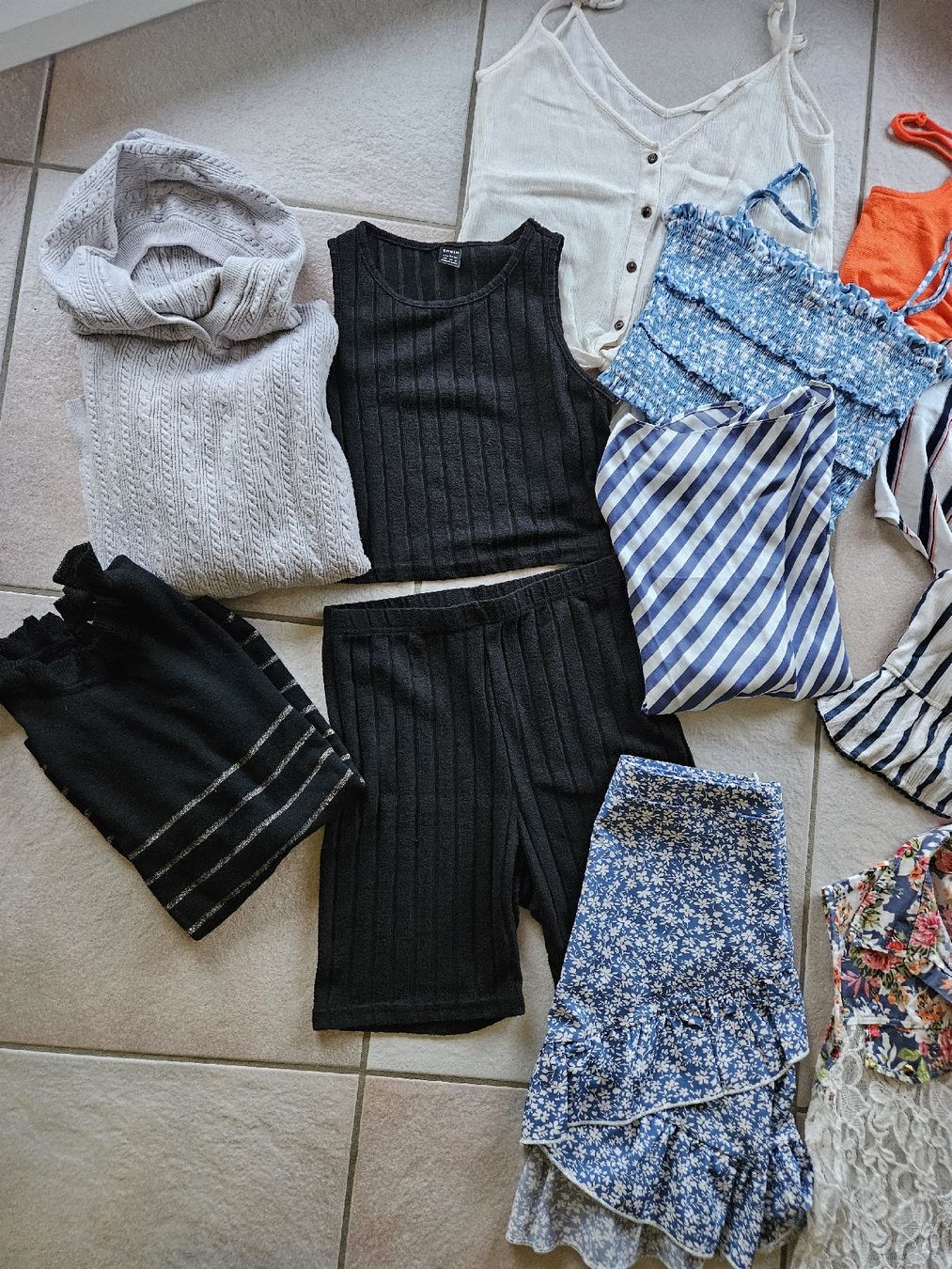 Lotti di vestiti: Lot taille XS – Usato da Vétroz venduto da sas_yln5 4