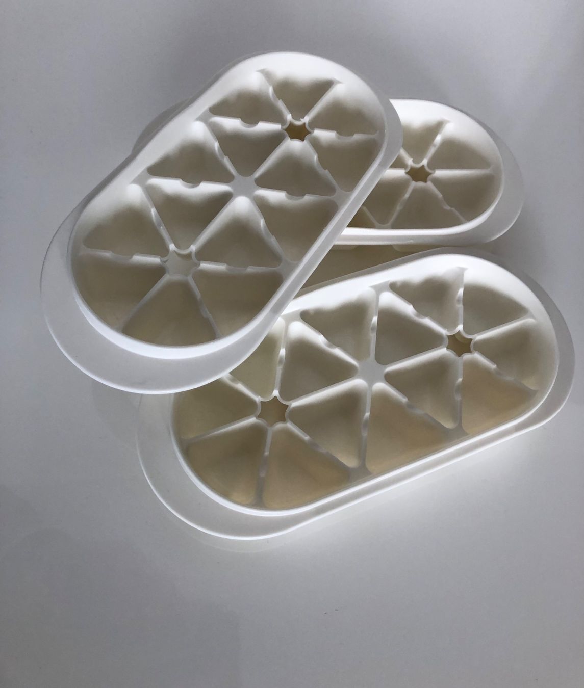 Tupperware Behälter & Ähnliches: Eiswürfelformen von Tupperware – Gebraucht aus Zollikofen von DelNero