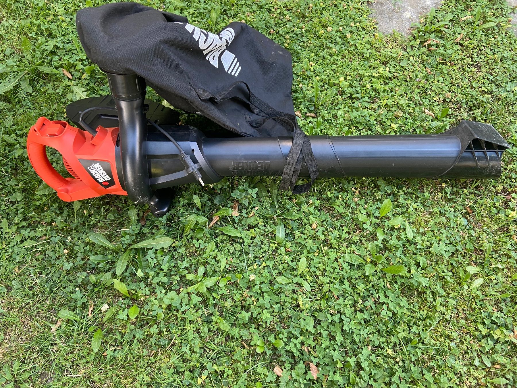 Soffiatori & Aspiratori per foglie: Black & Decker Laubbläser/-sauger mit Fangsack gebraucht – Usato da Zürich venduto da jul_mx8k 1
