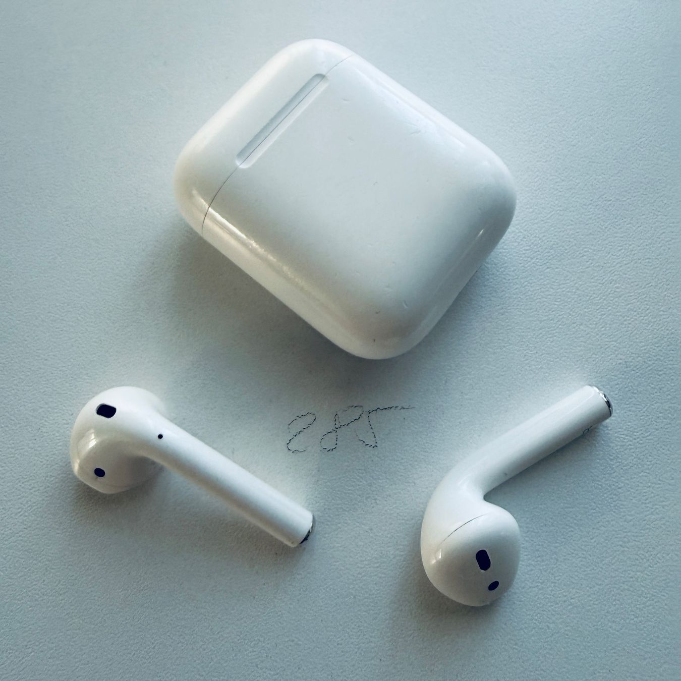 Apple Cuffie: Original Apple AirPods 2 Gen. Wireless Kopfhörer & Case – Usato da Basel venduto da MY.AIRPODS.SHOP 1