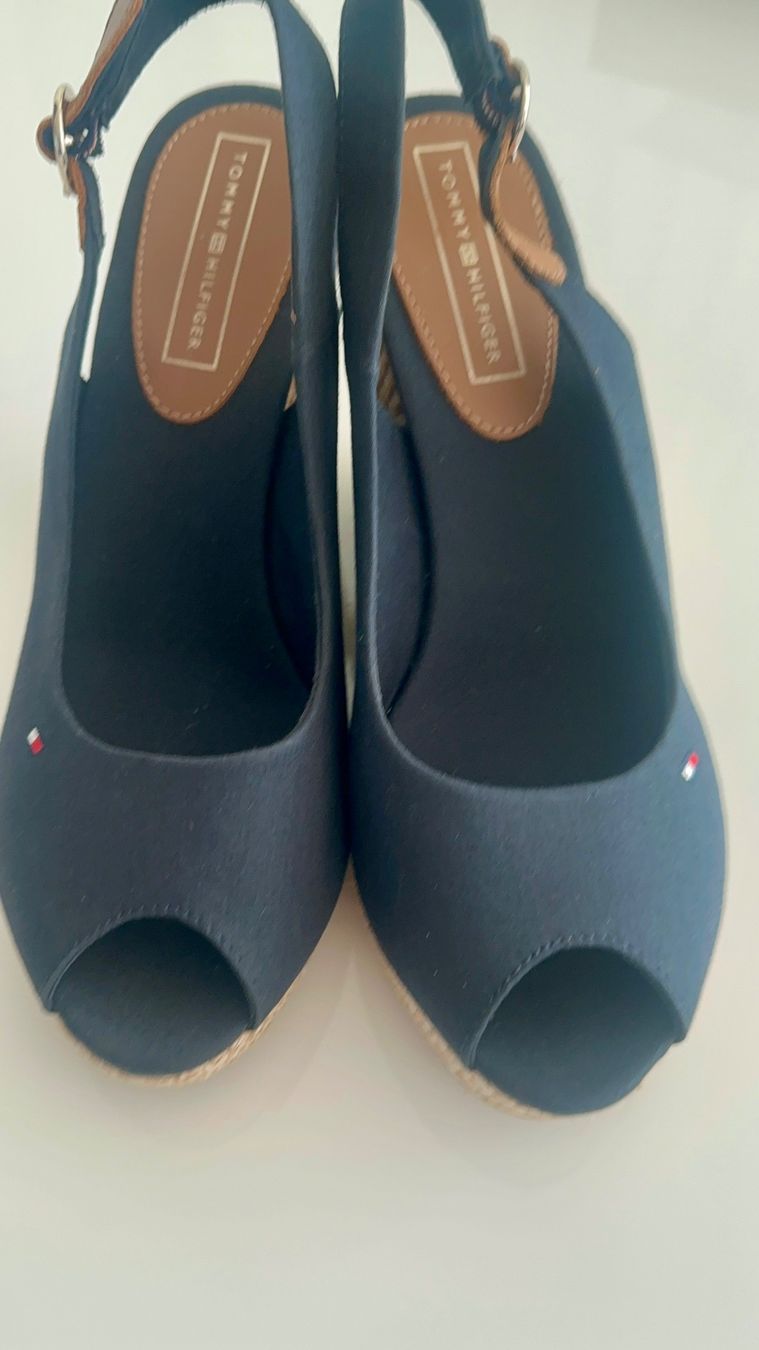 Tommy Hilfiger Scarpe da donna: TOMMY HILFIGER Keilsandalette – Nuovo (secondo la descrizione) da Oftringen venduto da Eylem79 7