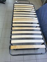 Klappbett mit Lattenrost  in gutem Zustand auf Rollen