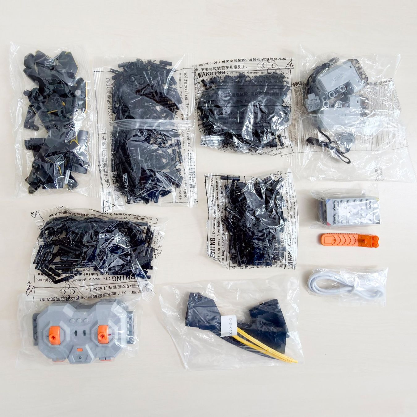 Kit di costruzioni: Klemmbaustein Bausatz X-Tech Roadster motorisiert/Remote – Nuovo (secondo la descrizione) da Altbüron venduto da Milascha 2