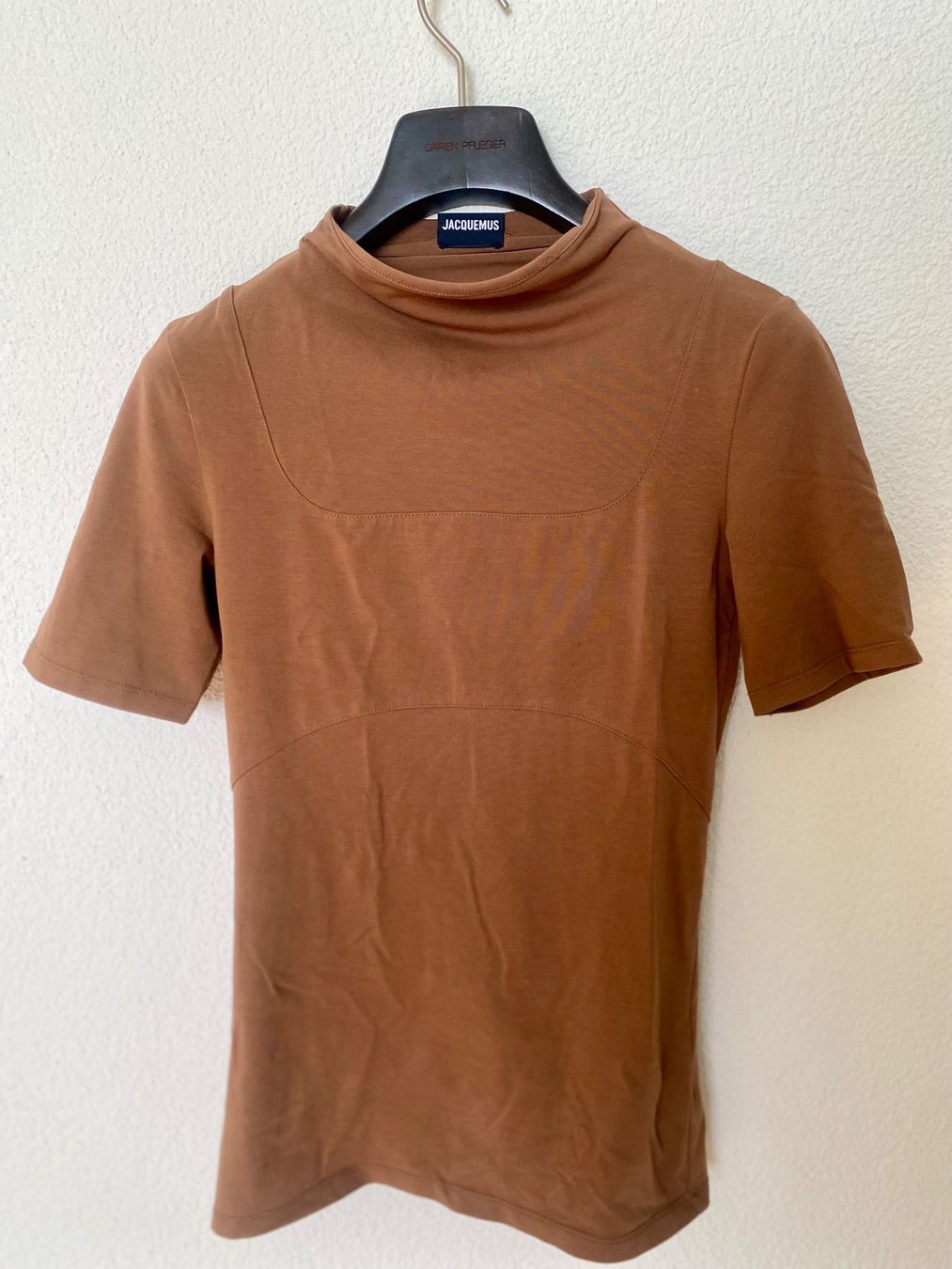 Jacquemus T-shirt: JACQUEMUS T-Shirt, ***Neu***, XS – Nuovo (secondo la descrizione) da Zürich venduto da CamillePatthey