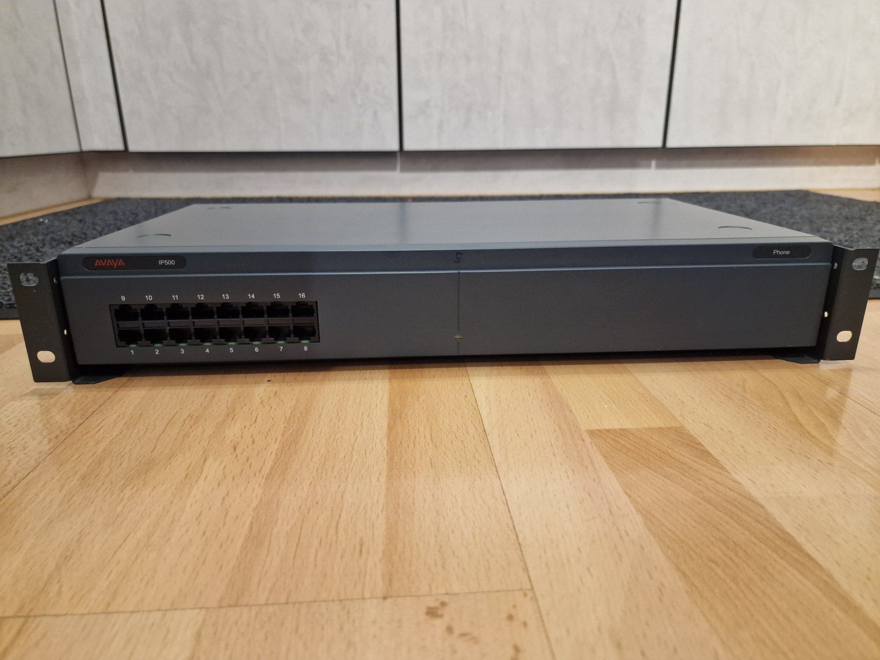 Avaya Telefoni: Avaya IP Office IP500 inkl. Modul – Usato da Buchrain venduto da Sssschaller