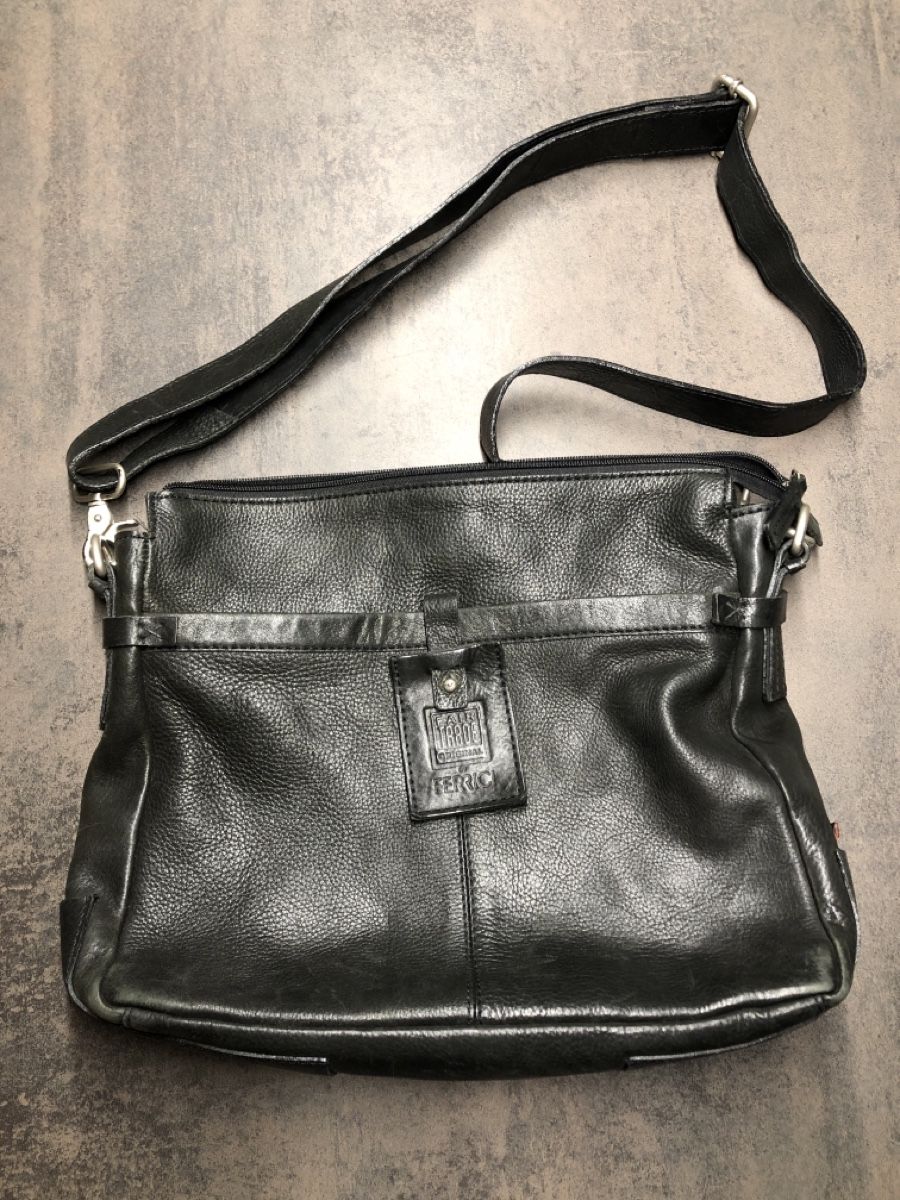 Claudio Ferrici Borse da donna: Ledertasche Ferrici schwarz – Usato da Steffisburg venduto da Maratsch 1