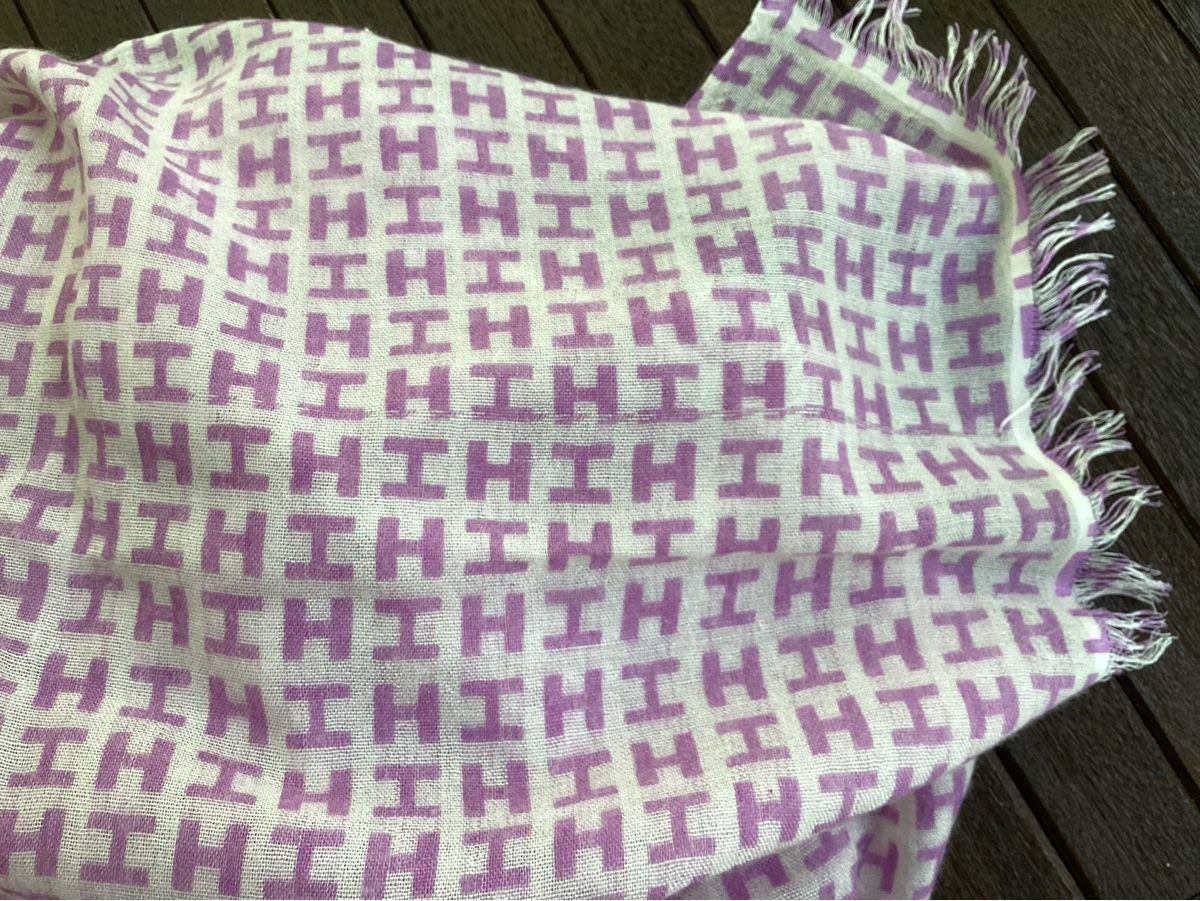 Hemisphere Foulard & Sciarpe: Foulard Hemisphere – Usato da Basel venduto da Viktoria1958 4