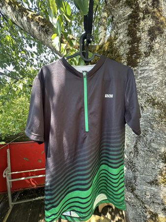 Funktionsshirt iXS Grösse M mit Reissverschluss guter Zustan