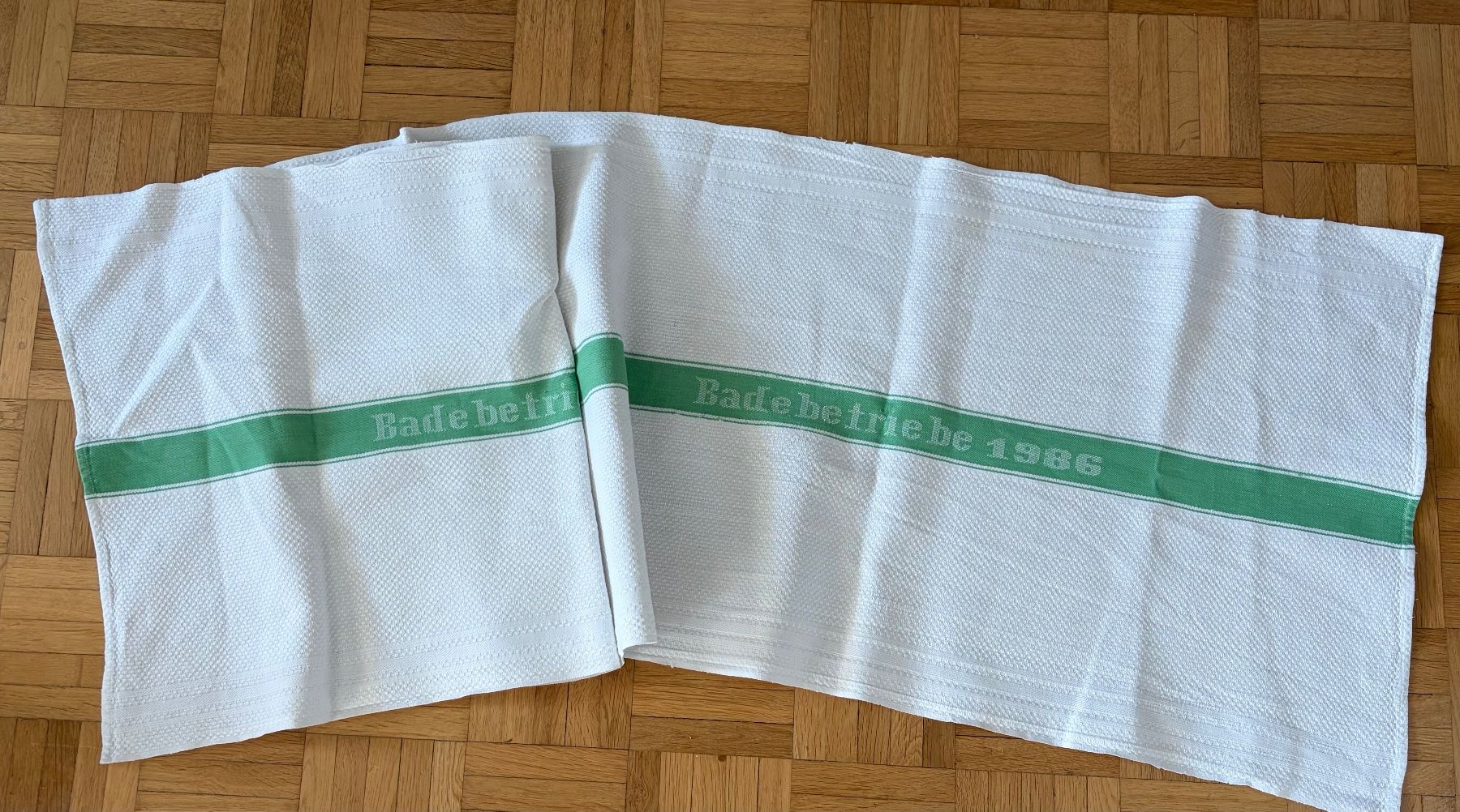 Badetücher: Saunabadetuch 1986 – Gebraucht aus Luzern von Lampion