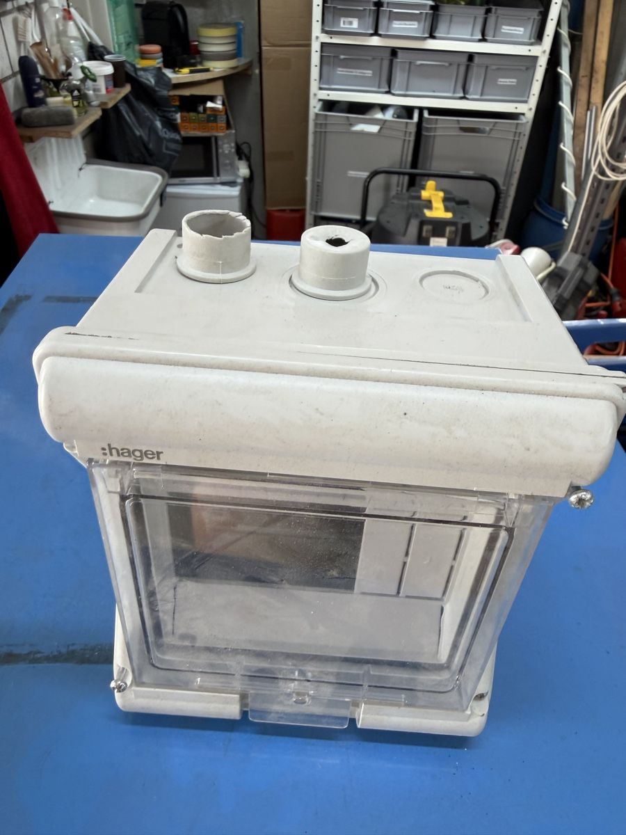 Hager Stromzufuhr: Hager Verteilerkasten Vector IP54 gebraucht – Gebraucht aus Beckenried von chef3945 1