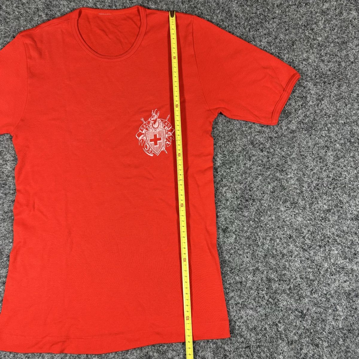 Swiss T-shirt: 1970 Swiss mountain shirt – Usato da La Sagne NE venduto da Matlasape 1