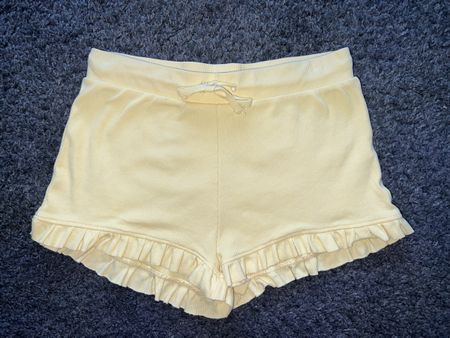 Zara Shorts Gr. L gelb, Rüschen, Sommer Shorts
