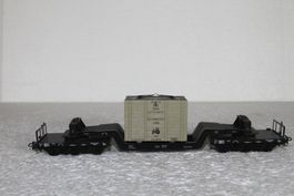 Märklin DB Tiefladewagen mit Kiste kyrillischer Aufschrift