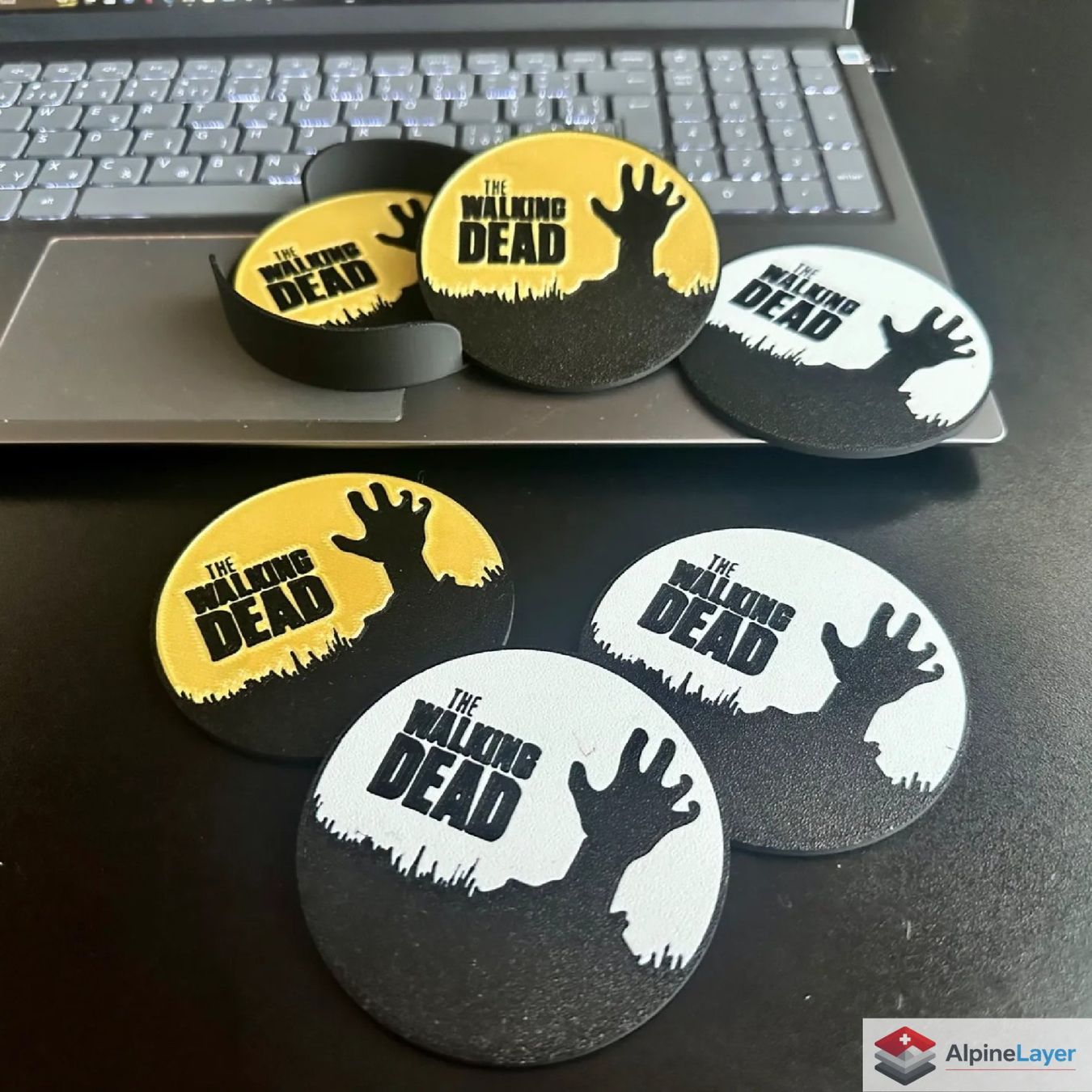 Sottobicchieri: The Walking Dead Coaster Set 3D Printed Coasters with Holder – Nuovo (secondo la descrizione) da Losone venduto da AlpineLayer